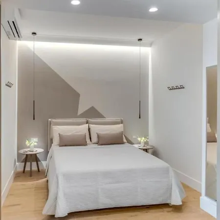 Sorrentovibes - A Cozy With Terrace In The Heart Of דירה סורנטו
